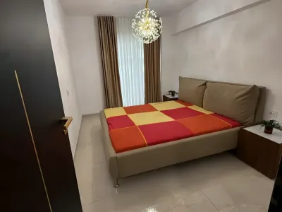 dormitor luminos pat apartament inchiriere Sector 2 București